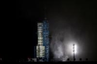 Landasan peluncuran setelah roket Long March 2F yang membawa pesawat ruang angkasa Shenzhou-21 bersama astronaut Zhang Hongzhang, Zhang Lu, dan Wu Fei meluncur ke stasiun luar angkasa Tiangong Tiongkok dari landasan peluncuran di Pusat Peluncuran Satelit Jiuquan, dekat Jiuquan, provinsi Gansu, Tiongkok, 31 Oktober 2025. REUTERS