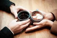 Ilustrasi - kencan pertama kali dengan pasangan (Foto: Jonathan J Castellon/Unsplash)