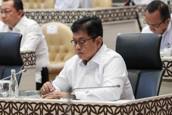Wakil Menteri Transmigrasi (Wamentrans) Viva Yoga Mauladi saat rapat kerja dengan Komisi V DPR RI (Foto: Humas Kementrans) 