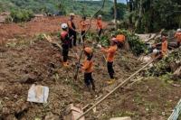 Korban Tanah Longsor Cilacap Bertambah jadi 11