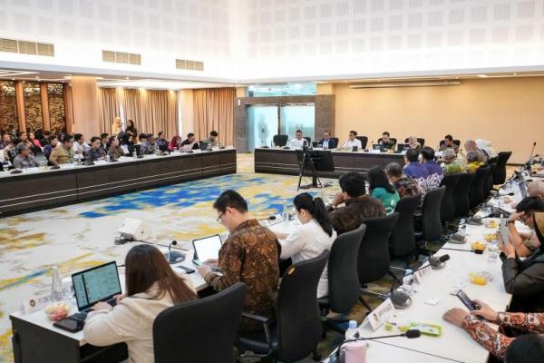 Rapat Koordinasi Program Prioritas Presiden SMK Go Global bersama para perusahaan multi nasional dan LPK di Kantor Kemenko PM, Jakarta (Foto: Ist) 