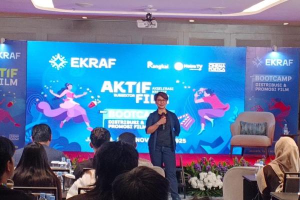 Deputi Bidang Kreativitas Media Kementerian Ekonomi Kreatif, Agustini Rahayu memberikan sambutan di acara penutupan Akselerasi Kreatif (AKTIF) Subsektor Film 2025 (Foto: Vaza/Katakini) 