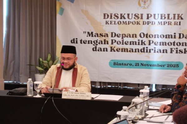 Ketua Kelompok DPD RI di MPR RI Dr. Dedi Iskandar Batubara Diskusi Publik Kelompok DPD RI di MPR RI bertajuk Masa Depan Otonomi Daerah di Tengah Polemik Pemotongan TKD dan Kemandirian Fiskal (Foto: MPR) 