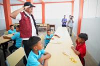 Wakil Menteri Sosial (Wamensos) Agus Jabo Priyono meninjau lokasi lahan yang akan menjadi bangunan permanen Sekolah Rakyat Dasar (SRD) 1 Jepara di Desa Suwawal Timur, Kecamatan Pakisaji, Jepara, Jawa Tengah (Foto: Kemensos) 