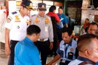 Ratusan Pramudi Jaklingko Jalani Tes Urin untuk Cegah Narkoba