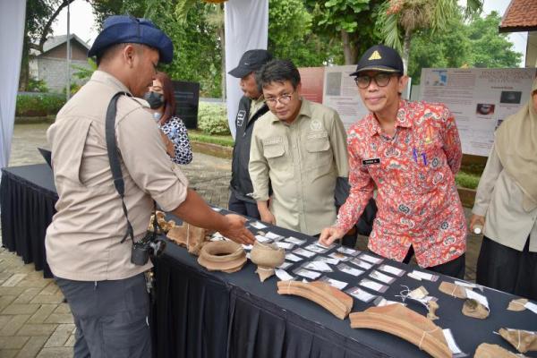 Anggota Komisi X DPR RI Bonnie Triyana di Balai Pelestarian Kebudayaan Wilayah XI Jawa Timur, Mojokerto, Jawa Timur, Rabu (Foto: DPR/Blf/Andri) 