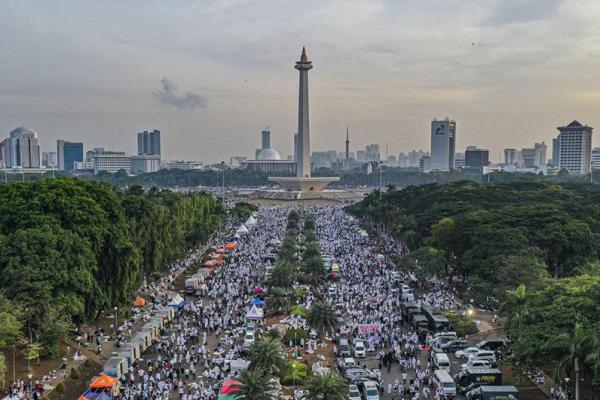 Suasana aksi reuni 212 di kawasan Monas, Jakarta, Senin (2/12/2019) (Foto: Antara Foto: Aruna) 