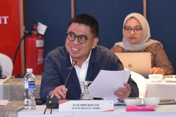 Ketua Tim Kunjungan Kerja BAKN DPR RI, Endipat Wijaya saat bertemu dengan Direksi PT Bank Negara Indonesia (BNI) Persero Tbk di Batam, Kepulauan Riau (Kepri), Senin (Foto: DPR) 