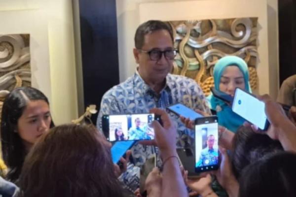 Sekretaris Fraksi Partai Golkar MPR RI, Ferdiansyah menyampaikan pandangannya mengenai bencana alam di Sumatera dan pentingnya mitigasi serta kesadaran lingkungan dalam sesi Lokakarya Fraksi Partai Golkar MPR RI di Bali (Foto: MPR) 