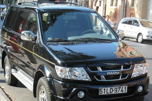 Ilustrasi mobil Isuzu Panther (Foto: Wikipedia) 