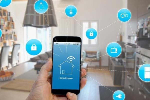 Ilustrasi - pengguna smart home (Foto: Istockphoto/Media Raw Stock) 