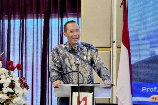 Wakil Menteri Pendidikan Tinggi, Sains, dan Teknologi (Wamendiktisaintek) Fauzan (Foto: Kemdiktisantek) 