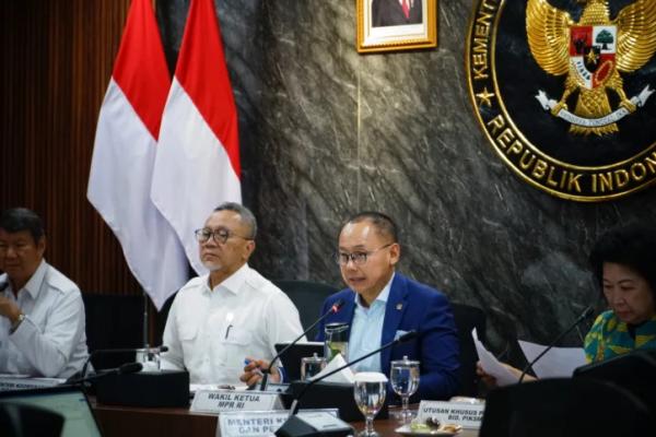 Wakil Ketua MPR RI dari Fraksi PAN, Eddy Soeparno mengikuti Rapat Koordinasi Terbatas (Rakortas) yang dipimpin Menteri Koordinator Bidang Pangan Zulkifli Hasan (Foto: MPR) 