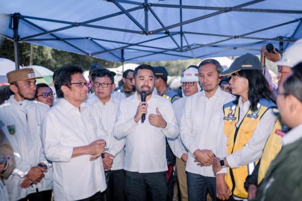 Anggota Komisi V DPR RI Zigo Rolanda saat kunjungan kerja spesifik ke Lembah Anai di Sumatera Barat, Rabu (Foto: DPR) 