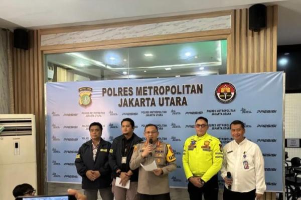 Konferensi Pers Penetapan tersangka sopir mobil SPPG yang menabrak siswa hingga guru di SDN 01 Kalibaru (Foto: Antara/Mario Sofia Nasution) 