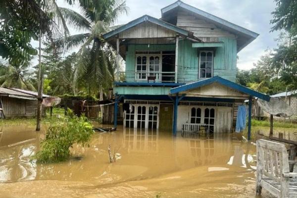 Banjir yang melanda berbagai kawasan di Keerom, akibat hujan deras (Foto: Polres Keerom) 
