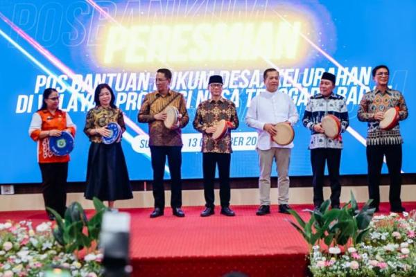 Bersama Menkum Supratman, Mendes Yandri Resmikan Posbankum di NTB