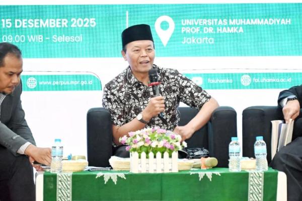 Wakil Ketua MPR RI Hidayat Nur Wahid menjadi pembicara dalam kegiatan Bicara Buku di UHAMKA, menegaskan kesatuan pendidikan, keislaman, dan keindonesiaan (Foto: MPR) 