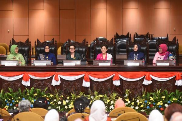 Anggota Komisi I DPR RI Nurul Arifin dalam agenda Musyawarah Ibu Bangsa 2025 bertajuk Pulang ke Semangat 1928: Suara Perempuan untuk Indonesia Berkeadilan 2045 yang diselenggarakan oleh Kaukus Perempuan Parlemen DPR RI di Gedung Nusantara V, DPR RI, Senayan, Jakarta, Senin (Foto: DPR) 