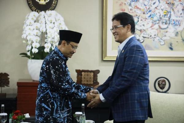 Menteri Sosial (Mensos) Saifullah Yusuf bertemu dengan Menteri Keuangan Purbaya Yudhi Sadewa membahas usulan kenaikan bantuan jaminan hidup (Jadup) untuk korban bencana Sumatera (Foto: Humas Kemensos) 