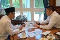 Mensos Bertemu Seskab Kordinasikan Skema Santunan Pengungsi Sumatera dan BLT