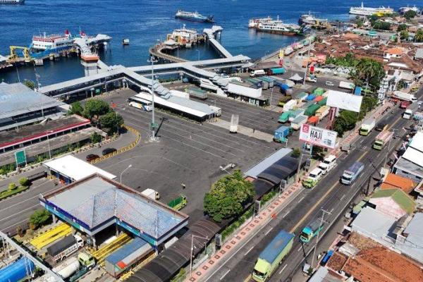 Pelabuhan penyeberangan Ketapang, Banyuwangi, Jawa Timur. Foto: asdp/katakini 