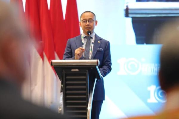 Wakil Ketua MPR RI dari Fraksi PAN, Eddy Soeparno mendorong pemerintah mengantisipasi gejolak harga minyak dan krisis energi akibat serangan AS terhadap Venezuela  (Foto: MPR) 