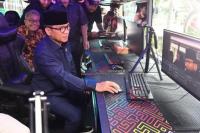 Sambut Peringatan Hari Desa, Mendes Yandri Kirim Bus Esports