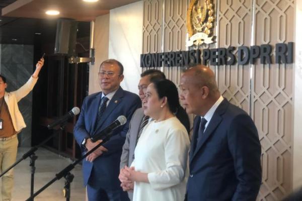 Ketua DPR RI Puan Maharani saat ditemui usai rapat paripurna pembukaan masa persidangan III tahun sidang 2025/2026 (Foto: M.Habib Saifullah/Katakini.com) 