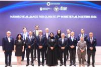 Wakil Ketua MPR RI dari Fraksi PAN, Eddy Soeparno saat bersama Menteri Koordinator Bidang Pangan Zulkifli Hasan bertemu Menteri Perubahan Iklim dan Lingkungan Uni Emirat Arab Dr. Amna bint Abdullah Al Dahak Al Shamsi dalam rangkaian agenda Abu Dhabi Sustainability Week di Abu Dhabi (Foto: MPR)