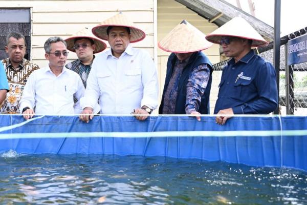 Wakil Menteri Transmigrasi (Wamentrans) Viva Yoga Mauladi saat melakukan kunjungan ke BPPMT Pekanbaru (Foto: Humas Kementrans) 