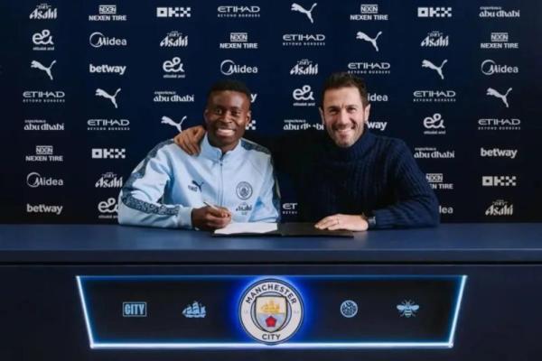 Bek timnas Inggris, Marc Guehi yang resmi begabung ke Manchester City (Foto: ManCity.com) 