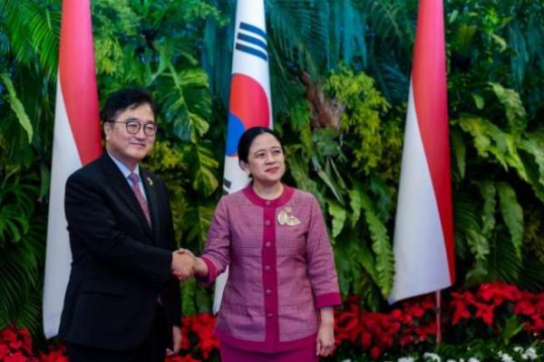 Ketua DPR RI Puan Maharani menerima kunjungan Ketua Majelis Nasional Republik Korea, Woo Won-Shik. (Foto: DPR) 