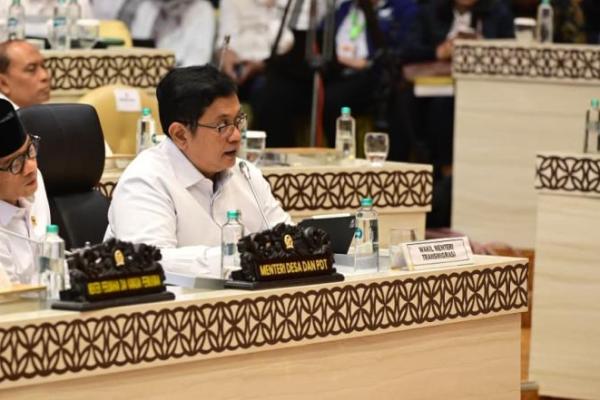 Wakil Menteri Transmigrasi (Wamentrans) saat rapat dengan Komisi V DPR RI (Foto: Humas Kementrans) 