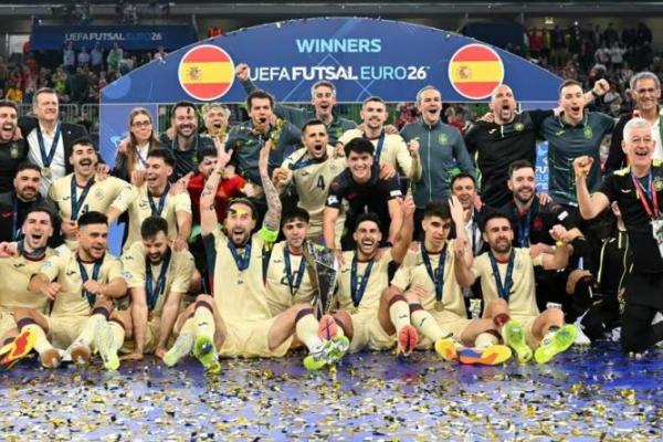 Para pemain futsal timnas Spanyol berselebrasi usai menjuarai Euro 2026 (Foto: UEFA) 
