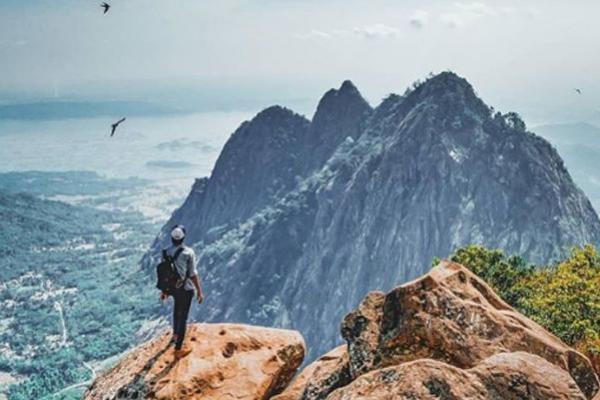 Ilustrasi - gunung Bangkok di Purwakarta Jawa Barat (Foto: inilah) 