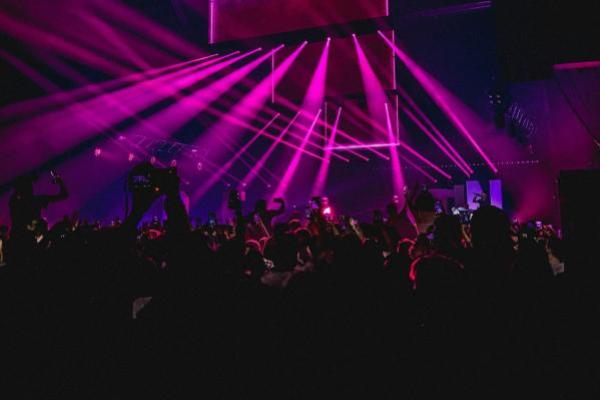 Ilustrasi kelab malam (Foto: Unsplash/Valentin Bonjour) 