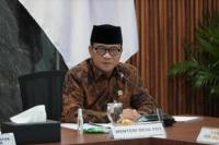 Mendes PDT Yandri Susanto dalam Rapat Koordinasi Terbatas tentang evaluasi perkembangan Kopdes/Kelurahan Merah Putih dan peningkatan kapasitas SDM Kopdes/Kelurahan Merah Putih di Kantor Kemenko Pangan Jakarta (Foto: Humas Kemendes PDT)