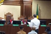 Mantan Direktur Utama PT Pertamina International Shipping (PIS), Yoki Firnandi, menyampaikan nota pembelaan (pledoi) pribadinya di Pengadilan Tipikor Jakpus (Foto: Ist)