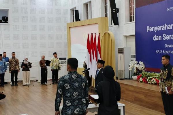 Menko PM Abdul Muhaimin Iskandar mewakili Presiden RI Prabowo Subianto dalam Serah Terima Jabatan Dewan Pengawas dan Direksi baru BPJS Kesehatan dan BPJS Ketenagakerjaan masa jabatan 2026–2031 (Foto: Habib/Katakini.com) 