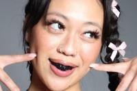 Ilustrasi - Tradisi gigi hitam (Foto: Dazed)