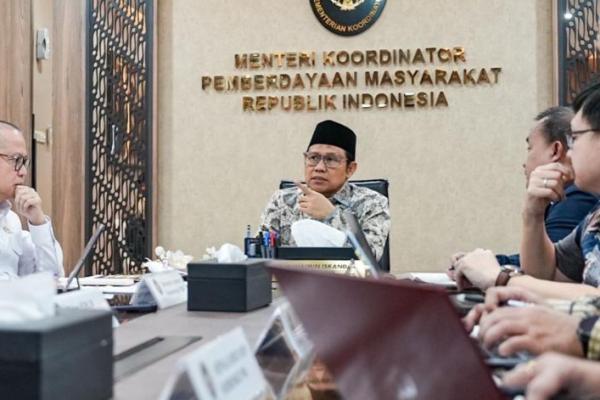 Menko PM Abdul Muhaimin Iskandar saat melakukan Rapat Koordinasi (Rakor) bersama Menteri Pelindungan Pekerja Migran Indonesia (P2MI) di Kantor Kemenko PM, Jakarta, Selasa (Foto: Humas Kemenko PM) 