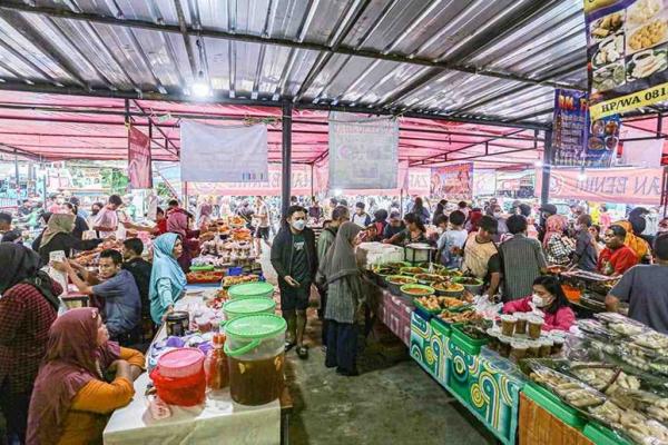 Berburu Takjil di Pasar Benhil (Info Publik) 