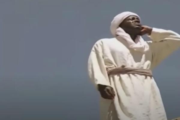 Ilustrasi Bilal bin Rabah mengumandangkan azan saat peritiwa Fathu Makkah. 