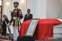 Try Sutrisno wafat di Rumah Sakit Pusat Angkatan Darat (RSPAD) Gatot Soebroto, Jakarta, pada Senin (2/3) di usia 90 tahun (Foto: Antara Foto/Hafidz Mubarak)