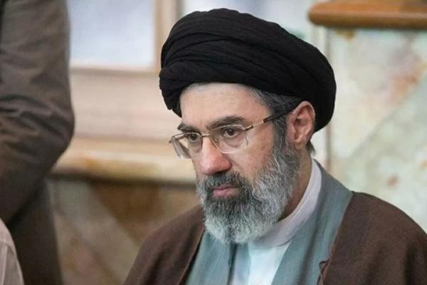Mojtaba Khamenei, putra Ayatollah Ali Khamenei resmi ditunjuk menjadi pemimpin tertinggi Iran (Foto: X/Nexta_tv) 