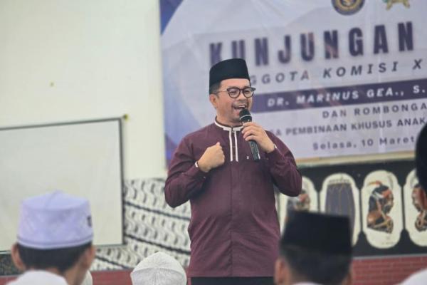 Anggota DPR RI Komisi XIII Marinus Gea melakukan kunjungan ke Lembaga Pembinaan Khusus Anak (LPKA) Kelas I Tangerang (Foto: Ist) 