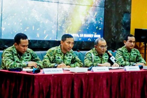 Jumpa pers Puspom TNI terkait penahanan empat prajurit terduga penyiram air keras kepada Wakil Koordinator Komisi untuk Orang Hilang dan Korban Tindak Kekerasan (Kontras) Andrie Yunus di Jakarta, Rabu (18/3/2026). Foto: lensawarga 