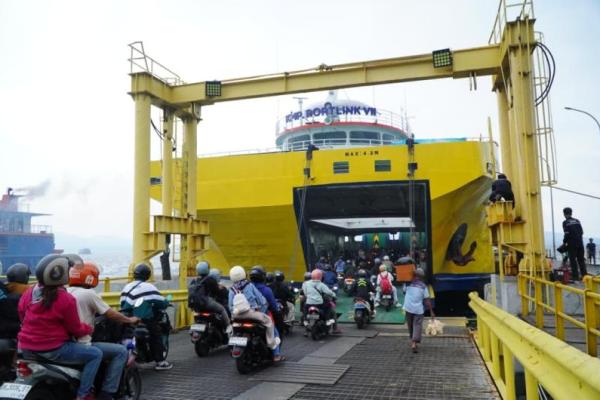 Kapal penyeberangan ASDP Indonesia Ferry. Foto: asdp/katakini 