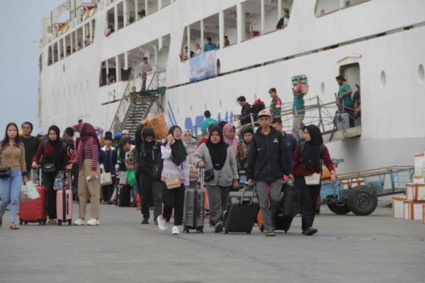 Penumpang kapal Pelni. Foto: pelni/katakini 